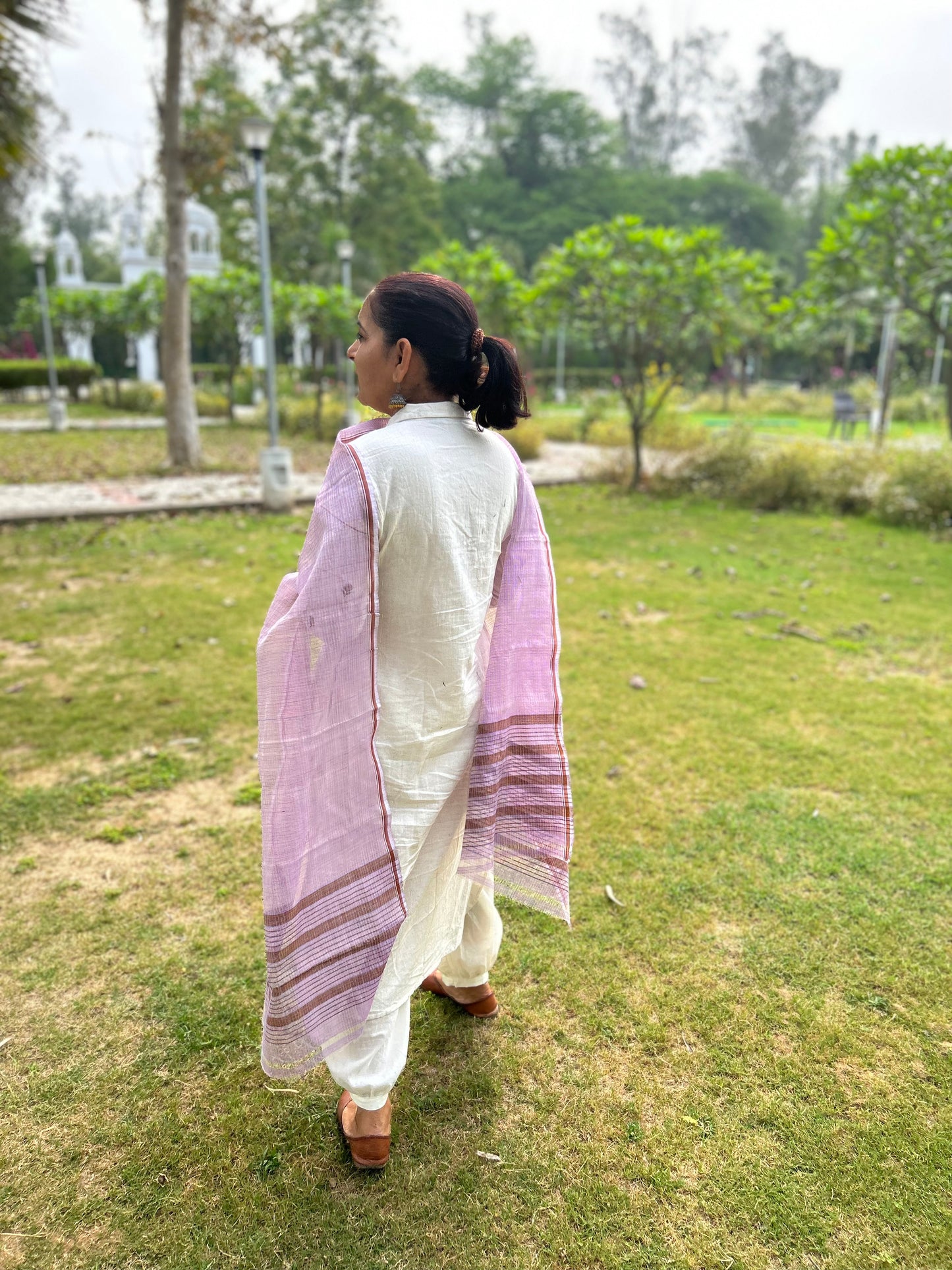 Mauve Hand Woven Kota Doria Stole
