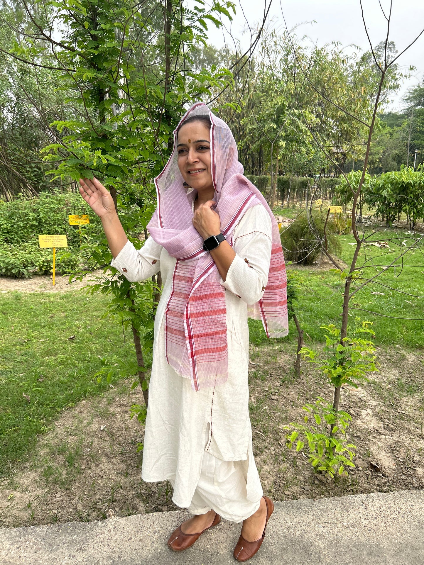 Peach Hand Woven Kota Doria Stole