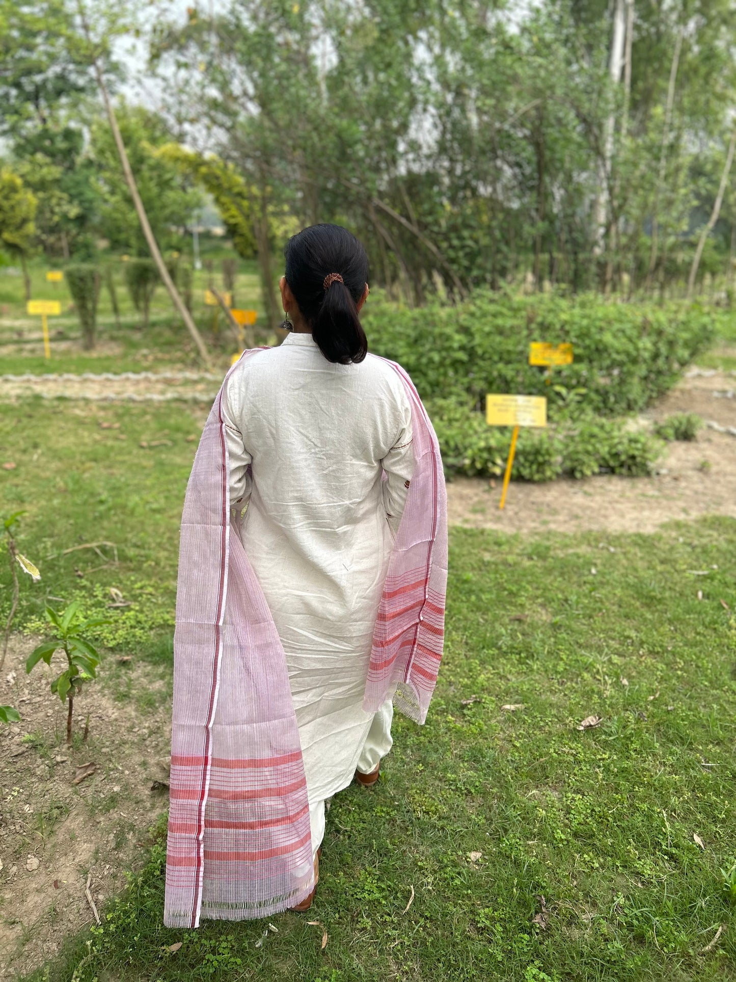 Peach Hand Woven Kota Doria Stole