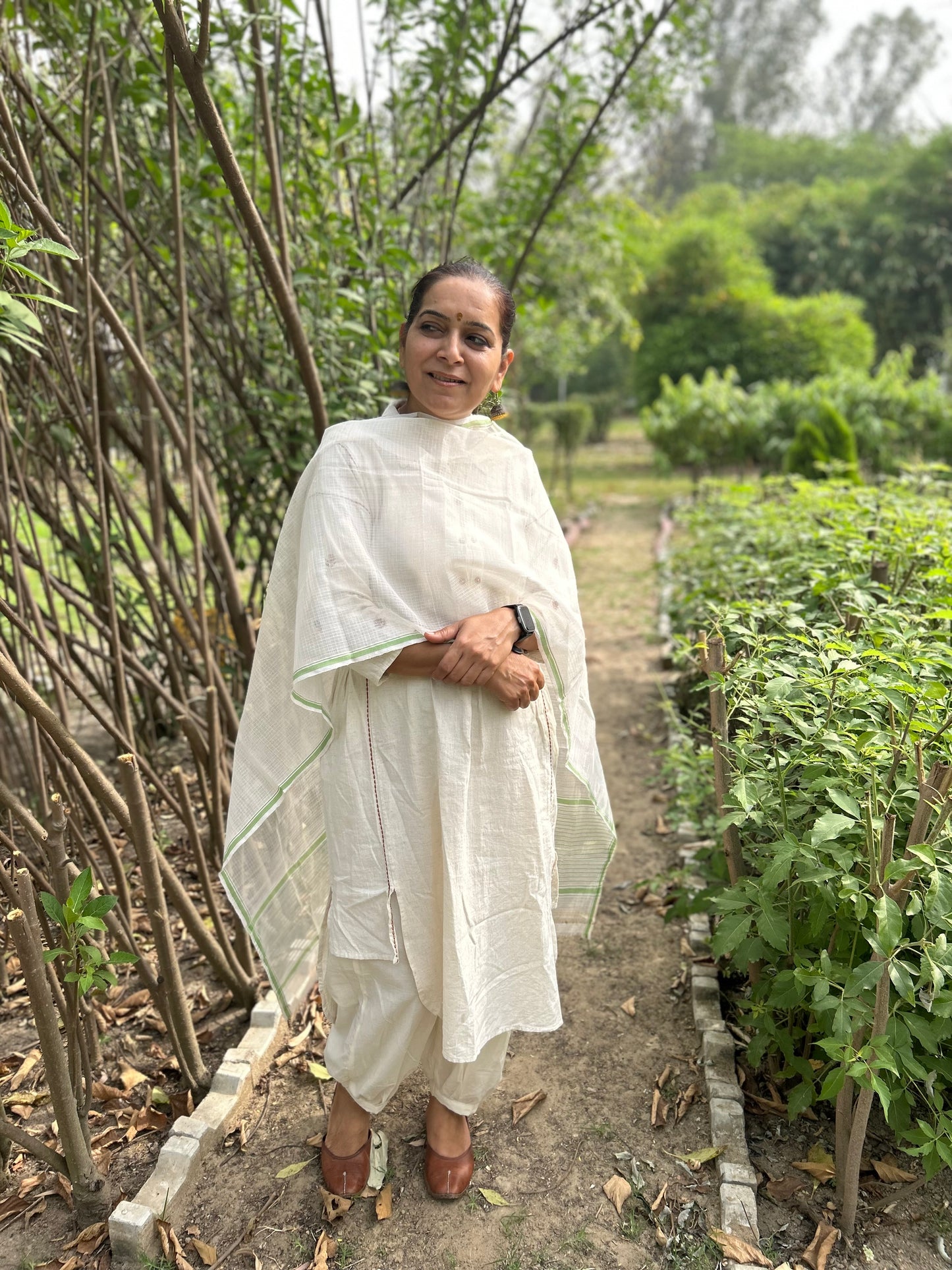 White Hand Woven Kota Doria Stole